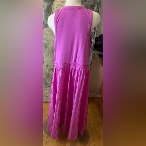 GAP Textured Crinkle Midi Dress in Budding Pink, NWT - Picture 4 of 7